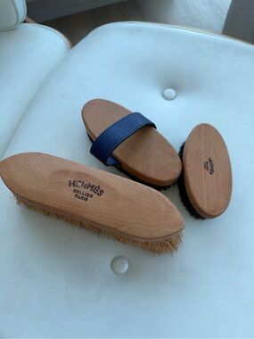 Hermès Sellier Wooden Horse Grooming Brush Set